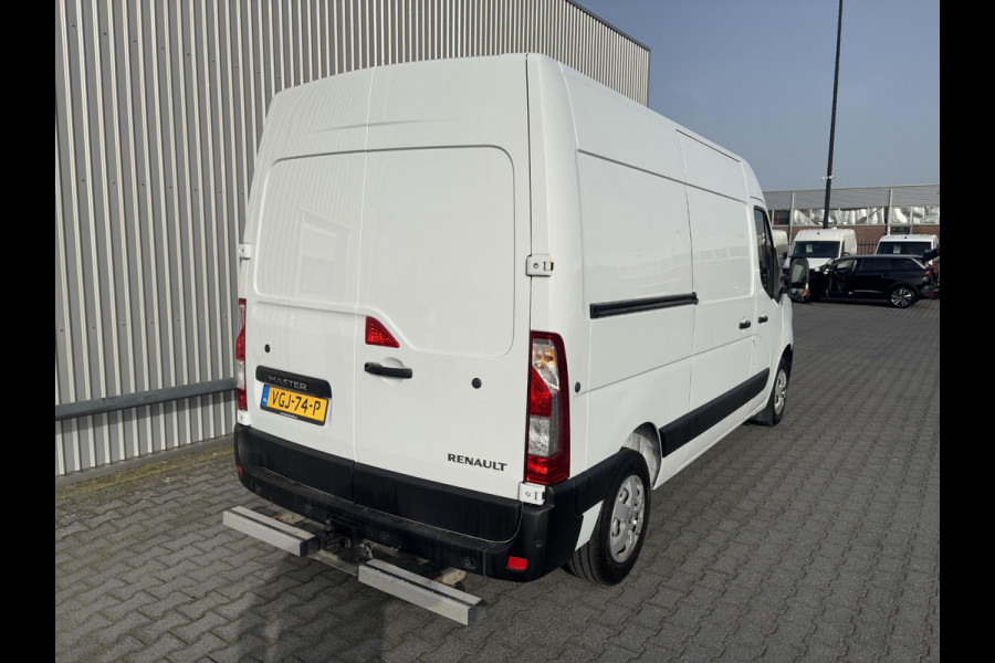 Renault Master 2.3d 135 L2H2*3-ZITS*A/C*CRUISE*NAVI*HAAK*CAMERA*