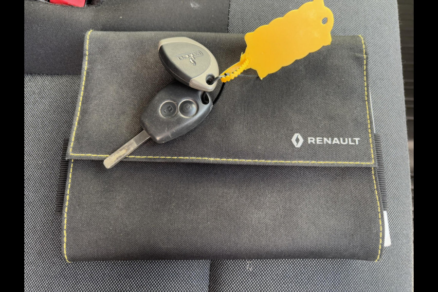 Renault Master 2.3d 135 L2H2*3-ZITS*A/C*CRUISE*NAVI*HAAK*CAMERA*