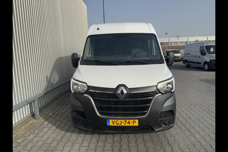 Renault Master 2.3d 135 L2H2*3-ZITS*A/C*CRUISE*NAVI*HAAK*CAMERA*