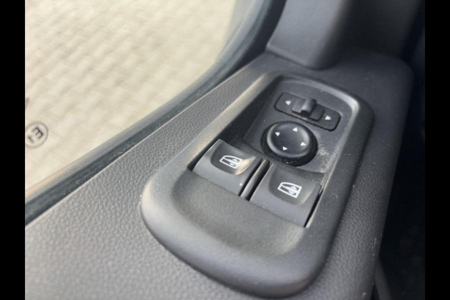 Renault Master 2.3d 135 L2H2*3-ZITS*A/C*CRUISE*NAVI*HAAK*CAMERA*