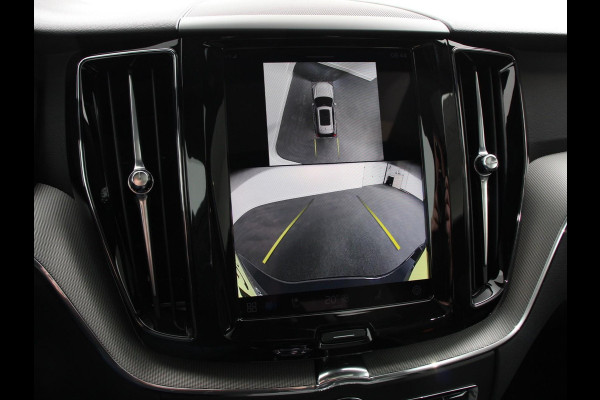 Volvo XC60 2.0 T6 Plug-in hybrid AWD Plus Black Edition Climate control | Adaptieve cruise control | Panorama dak | Stoel verwarming | Stuur verwarming | Navigatie | Camera | LED | Apple Carplay/ Android Auto