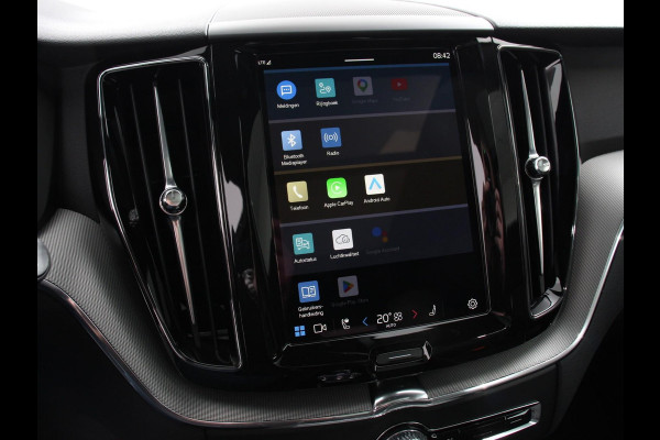 Volvo XC60 2.0 T6 Plug-in hybrid AWD Plus Black Edition Climate control | Adaptieve cruise control | Panorama dak | Stoel verwarming | Stuur verwarming | Navigatie | Camera | LED | Apple Carplay/ Android Auto