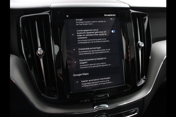 Volvo XC60 2.0 T6 Plug-in hybrid AWD Plus Black Edition Climate control | Adaptieve cruise control | Panorama dak | Stoel verwarming | Stuur verwarming | Navigatie | Camera | LED | Apple Carplay/ Android Auto