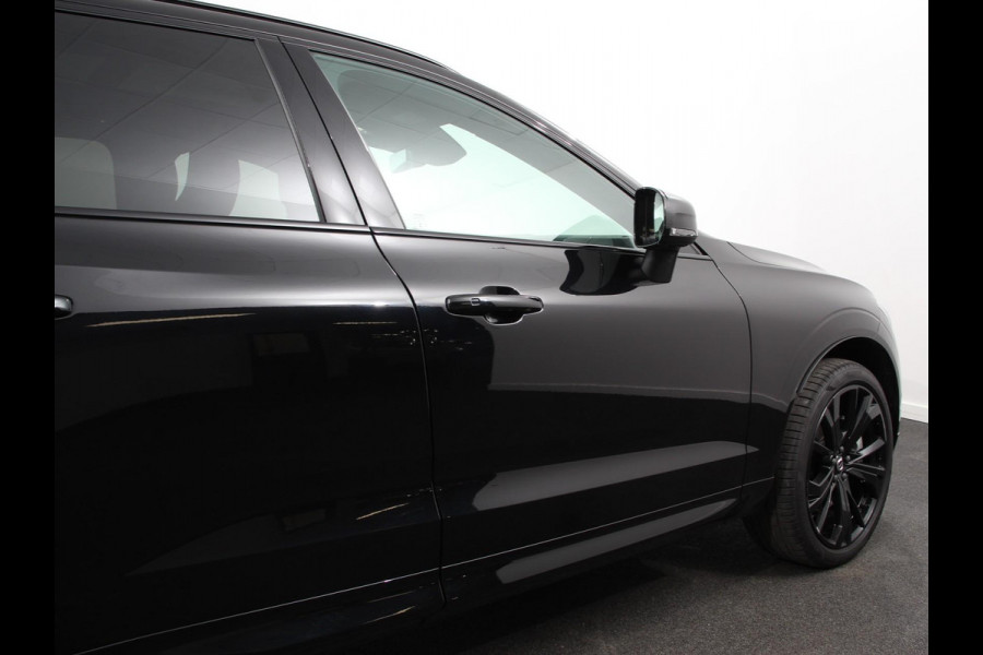 Volvo XC60 2.0 T6 Plug-in hybrid AWD Plus Black Edition Climate control | Adaptieve cruise control | Panorama dak | Stoel verwarming | Stuur verwarming | Navigatie | Camera | LED | Apple Carplay/ Android Auto