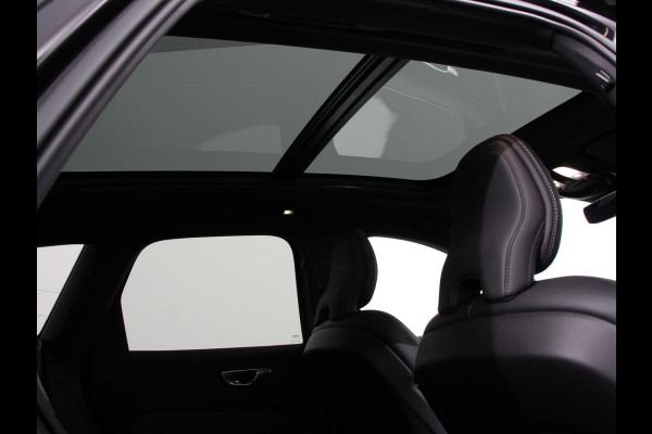 Volvo XC60 2.0 T6 Plug-in hybrid AWD Plus Black Edition Climate control | Adaptieve cruise control | Panorama dak | Stoel verwarming | Stuur verwarming | Navigatie | Camera | LED | Apple Carplay/ Android Auto