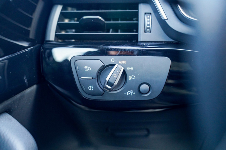 Audi A5 Sportback 35 TFSI S edition Competition | 2x S-line | Virtual | Stoelverwarming | Facelift | District Green Pearl | NAP |