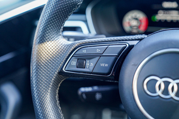 Audi A5 Sportback 35 TFSI S edition Competition | 2x S-line | Virtual | Stoelverwarming | Facelift | District Green Pearl | NAP |