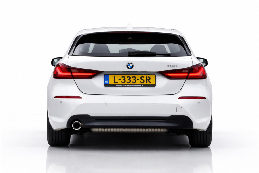 BMW 1-serie 118i Sport line | STOELVERWARMING | APPLE CARPLAY | ANDROID AUTO | NAP | SFEERVERLICHTING
