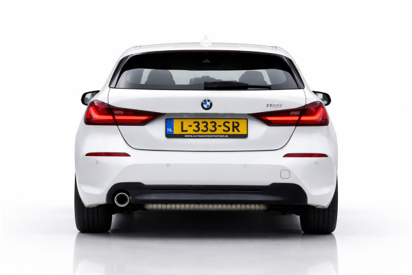 BMW 1-serie 118i Sport line | STOELVERWARMING | APPLE CARPLAY | ANDROID AUTO | NAP | SFEERVERLICHTING