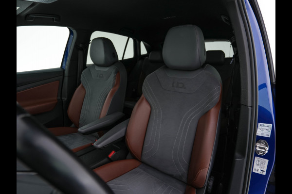 Volkswagen ID.4 First 77 kWh [ 3-Fase-11kW ] {SOH-83%} (INCL-BTW) *LEATHER-MICROFIBRE | FULL-LED | CRUISE | HEATED-COMFORTSEATS | DIGI-COCKPIT | AMBIENTLIGHT | NAVI-FULLMAP | PDC | TOWBAR | PRIVACY-GLASS | CAMERA | 20''ALU*