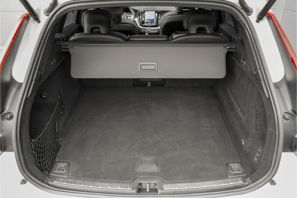 Volvo XC60 2.0 T5 AWD R-Design Pano Stoel & Stuurverw H/K Trekhaak 21"