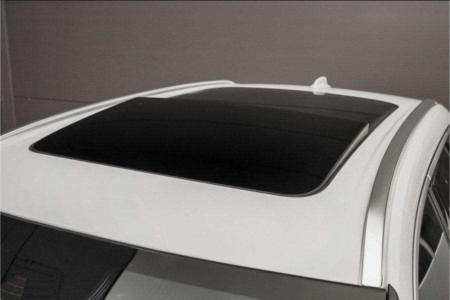 Volvo XC60 2.0 T5 AWD R-Design Pano Stoel & Stuurverw H/K Trekhaak 21"