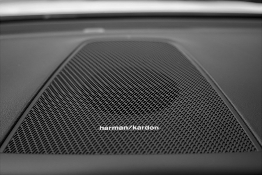 Volvo XC60 2.0 T5 AWD R-Design Pano Stoel & Stuurverw H/K Trekhaak 21"