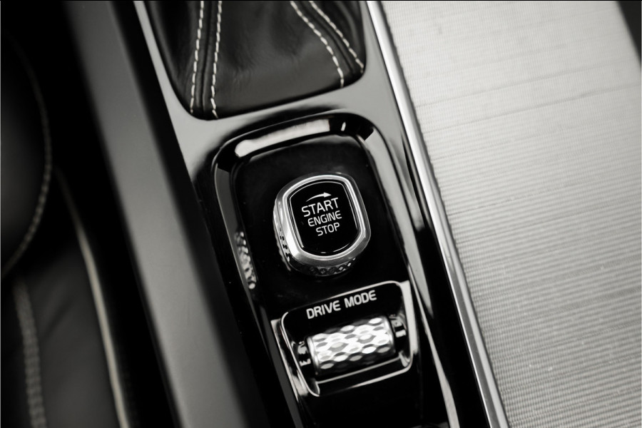 Volvo XC60 2.0 T5 AWD R-Design Pano Stoel & Stuurverw H/K Trekhaak 21"