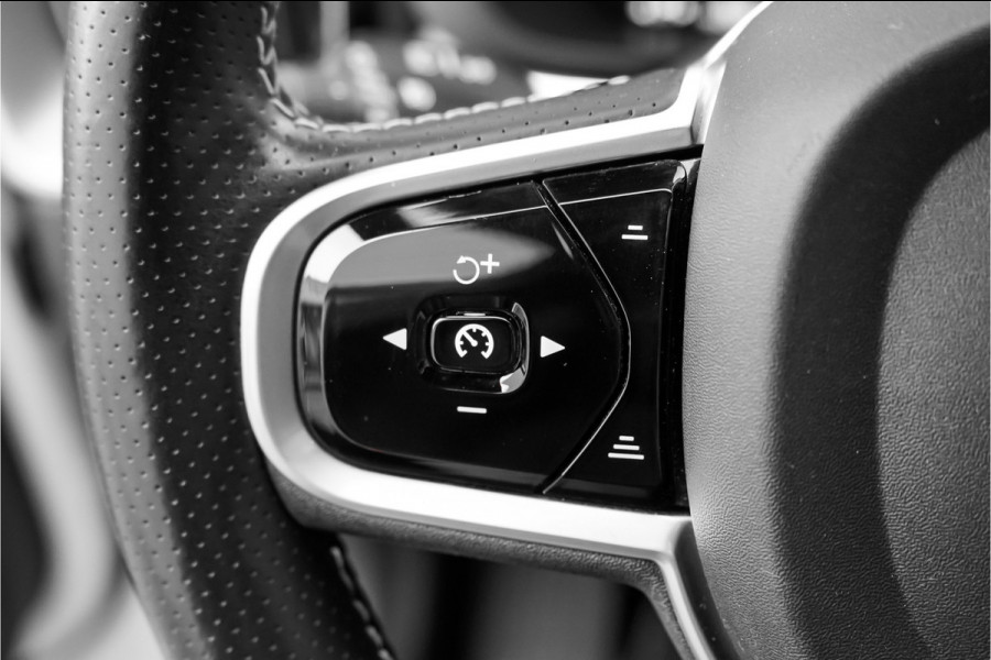 Volvo XC60 2.0 T5 AWD R-Design Pano Stoel & Stuurverw H/K Trekhaak 21"