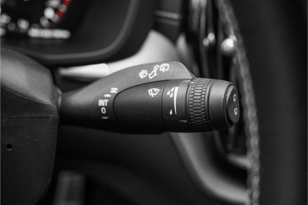 Volvo XC60 2.0 T5 AWD R-Design Pano Stoel & Stuurverw H/K Trekhaak 21"