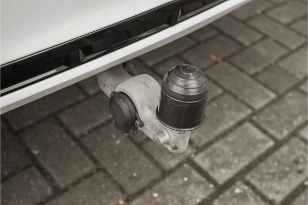 Volvo XC60 2.0 T5 AWD R-Design Pano Stoel & Stuurverw H/K Trekhaak 21"