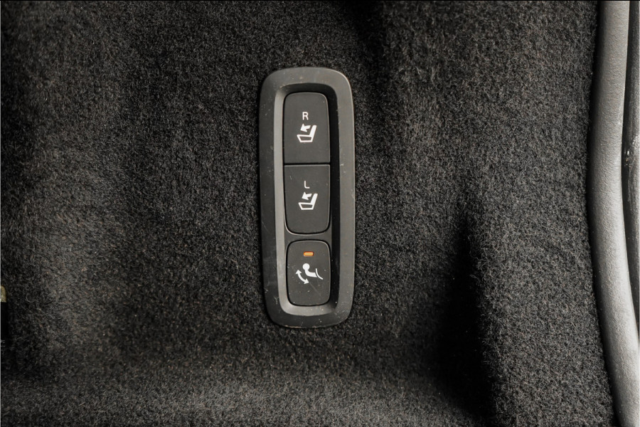 Volvo XC60 2.0 T5 AWD R-Design Pano Stoel & Stuurverw H/K Trekhaak 21"