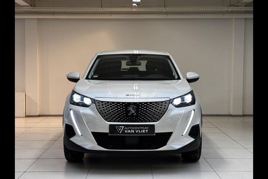 Peugeot e-2008 EV Active Pack 50 kWh SOH 92,2% |Navigatie | Parkeersensoren achter | Cruise control