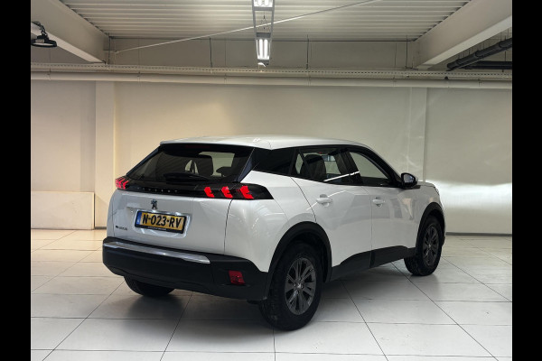 Peugeot e-2008 EV Active Pack 50 kWh SOH 92,2% |Navigatie | Parkeersensoren achter | Cruise control