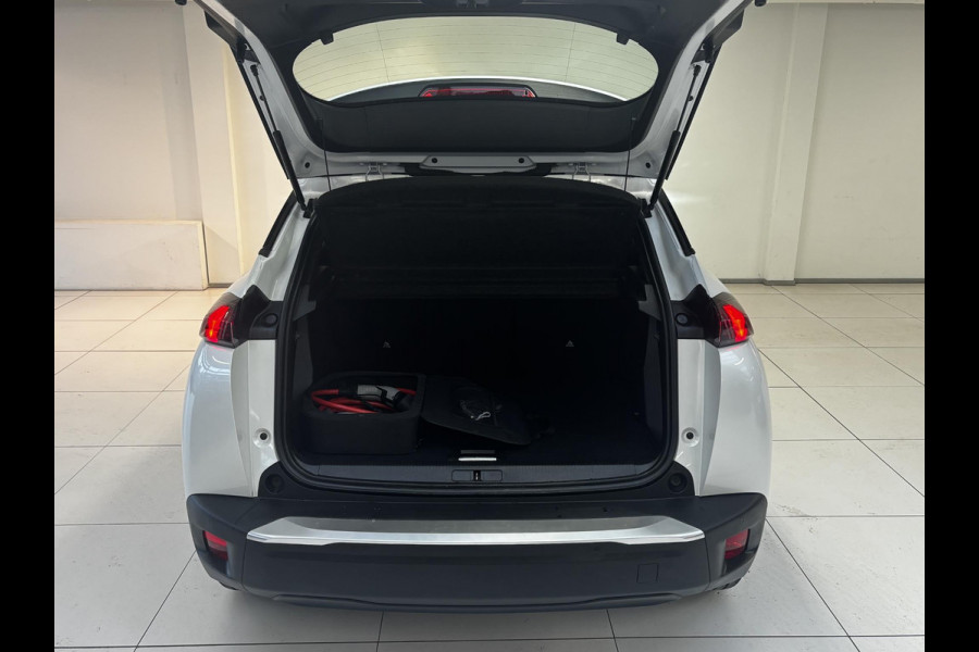 Peugeot e-2008 EV Active Pack 50 kWh SOH 92,2% |Navigatie | Parkeersensoren achter | Cruise control