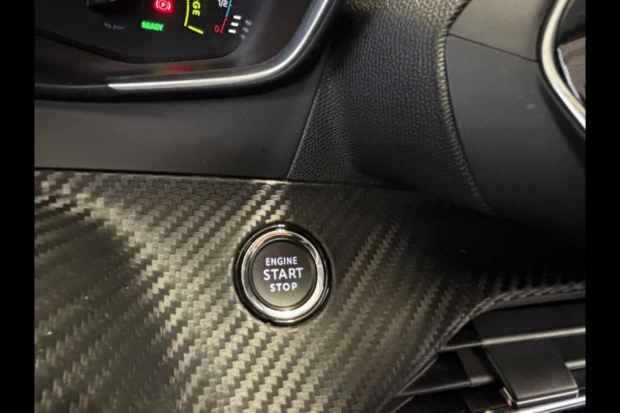 Peugeot e-2008 EV Active Pack 50 kWh SOH 92,2% |Navigatie | Parkeersensoren achter | Cruise control