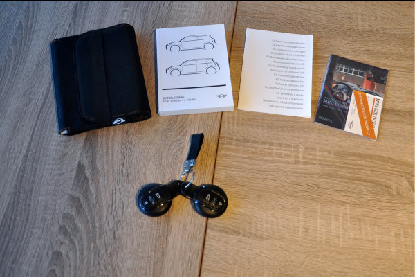 MINI Mini 2.0 John Cooper Works Classic | Uniek! | Panoramadak | HK-Audio