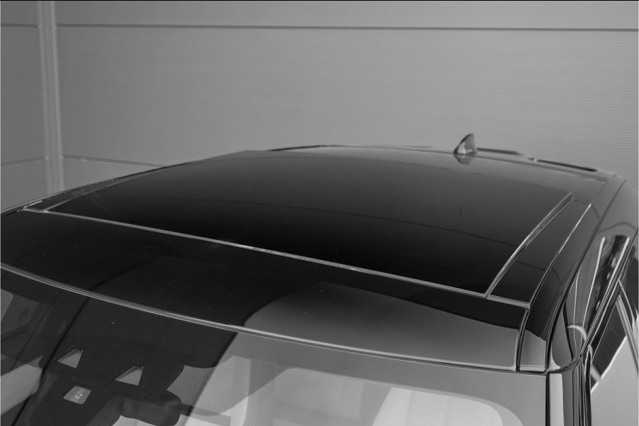 Land Rover Range Rover Velar 3.0 V6 AWD First Edition Pano Leder 22"