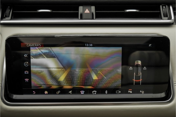 Land Rover Range Rover Velar 3.0 V6 AWD First Edition Pano Leder 22"