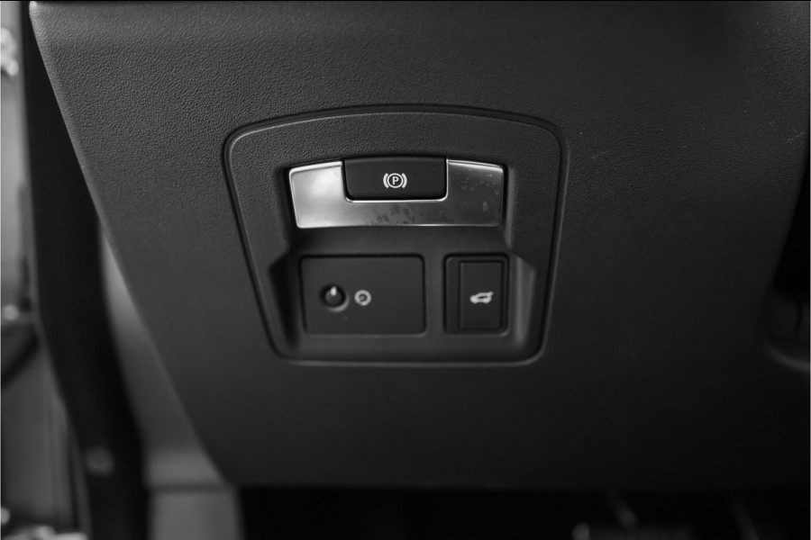 Land Rover Range Rover Velar 3.0 V6 AWD First Edition Pano Leder 22"