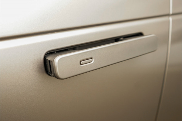 Land Rover Range Rover Velar 3.0 V6 AWD First Edition Pano Leder 22"