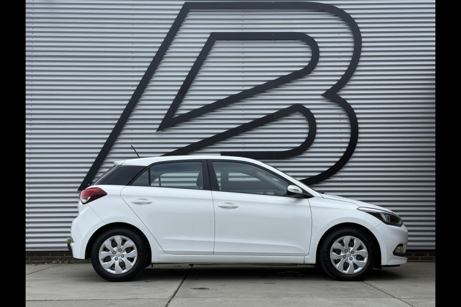 Hyundai i20 1.0 T-GDI Comfort 1e Eigenaar|Navi|Camera|Clima|Cruise|PDC|Trekhaak|N.A.P|APK tot 09-2026