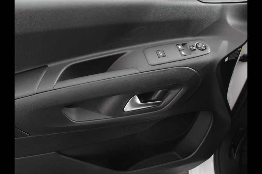 Peugeot Partner 1.5 BlueHDi 130PK L2 Automaat Navigatie Apple Carplay / Android Auto DAB trekhaak Cruise Control Airco Houten bekleding laadruimte