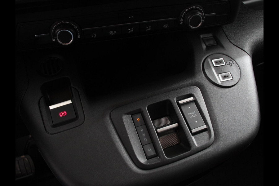 Peugeot Partner 1.5 BlueHDi 130PK L2 Automaat Navigatie Apple Carplay / Android Auto DAB trekhaak Cruise Control Airco Houten bekleding laadruimte