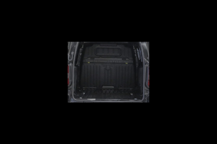 Peugeot Partner 1.5 BlueHDi 130PK L2 Automaat Navigatie Apple Carplay / Android Auto DAB trekhaak Cruise Control Airco Houten bekleding laadruimte