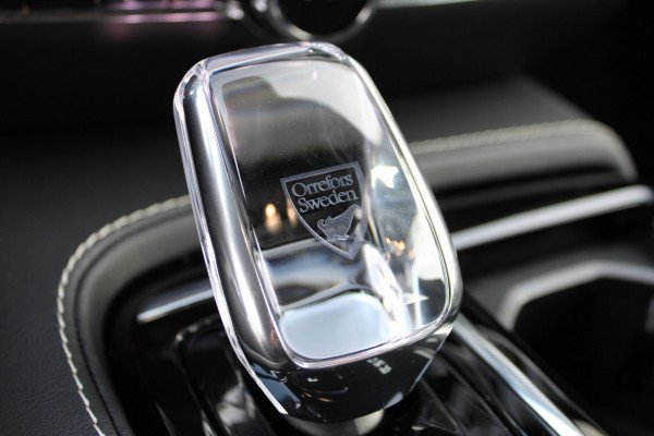 Volvo V60 2.0 T6 Plug-in hybrid AWD Plus Dark SOH 96% | Leder | Pilot Assist | Winter Pack