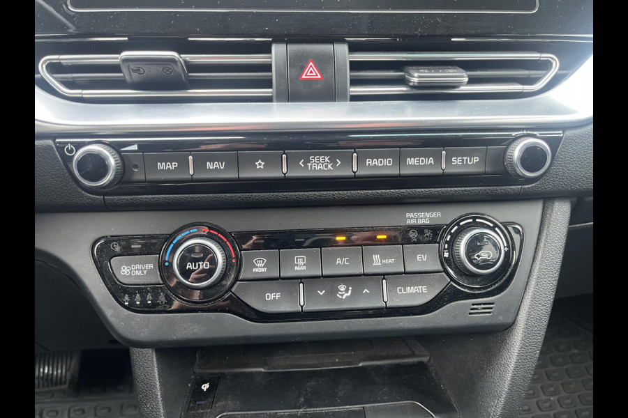 Kia e-Niro Dynamic Line 64 kWh SOH 99% | 450 km actieradius | Stuur-/& Stoelverwarming | Parkeersensoren |