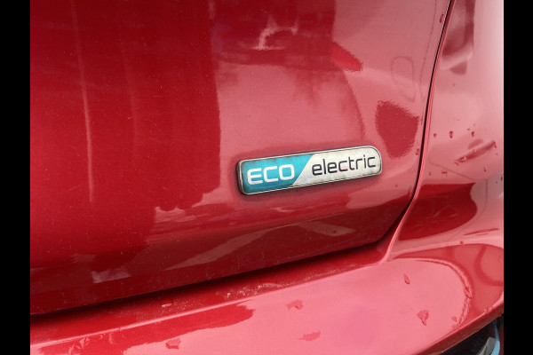 Kia e-Niro Dynamic Line 64 kWh SOH 99% | 450 km actieradius | Stuur-/& Stoelverwarming | Parkeersensoren |