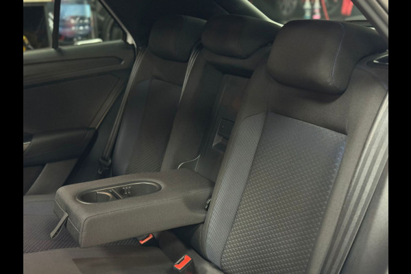 Volkswagen T-Roc 1.5 TSI Business R|PANO|STOELVER|AUT|ACC