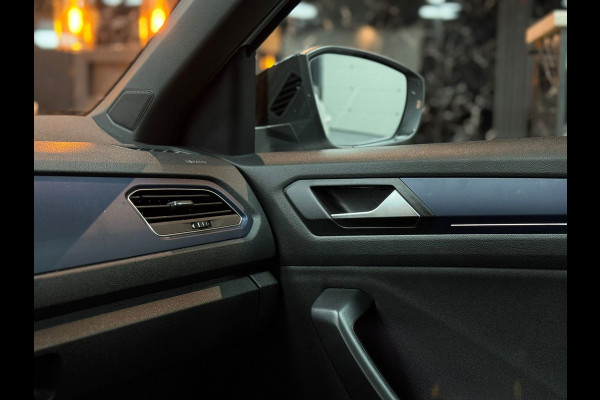 Volkswagen T-Roc 1.5 TSI Business R|PANO|STOELVER|AUT|ACC