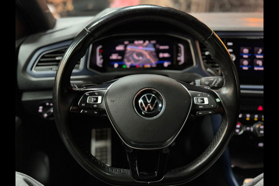 Volkswagen T-Roc 1.5 TSI Business R|PANO|STOELVER|AUT|ACC