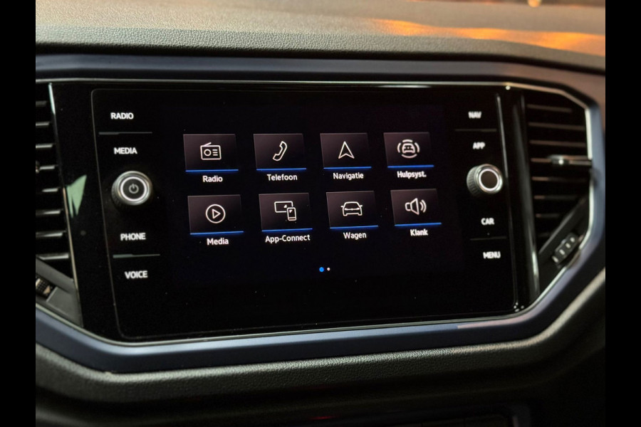 Volkswagen T-Roc 1.5 TSI Business R|PANO|STOELVER|AUT|ACC