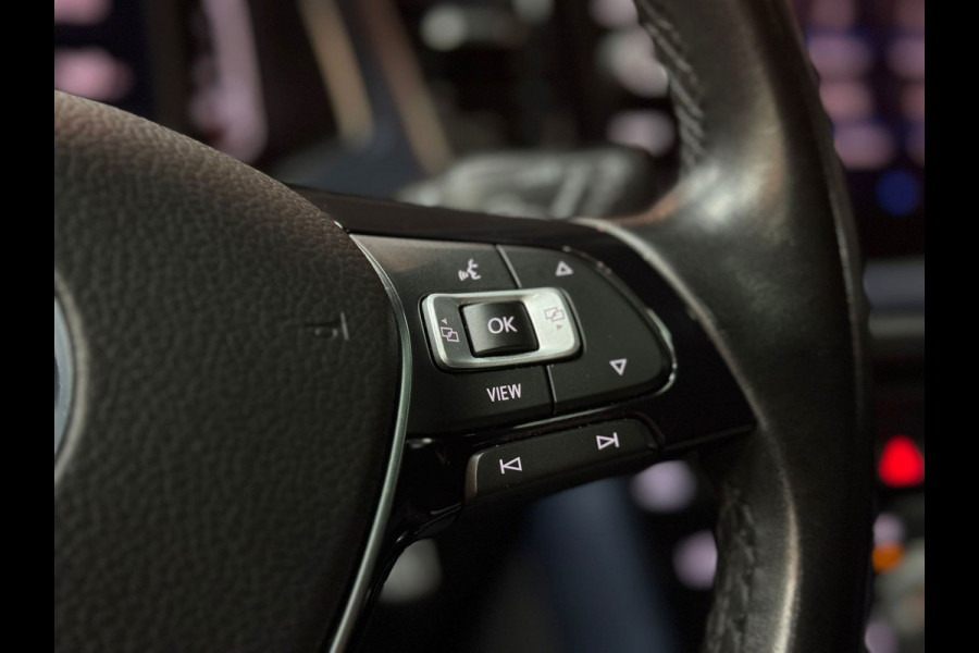 Volkswagen T-Roc 1.5 TSI Business R|PANO|STOELVER|AUT|ACC