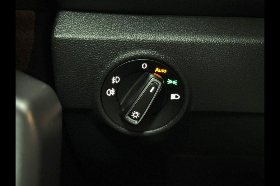 Volkswagen T-Roc 1.5 TSI Business R|PANO|STOELVER|AUT|ACC