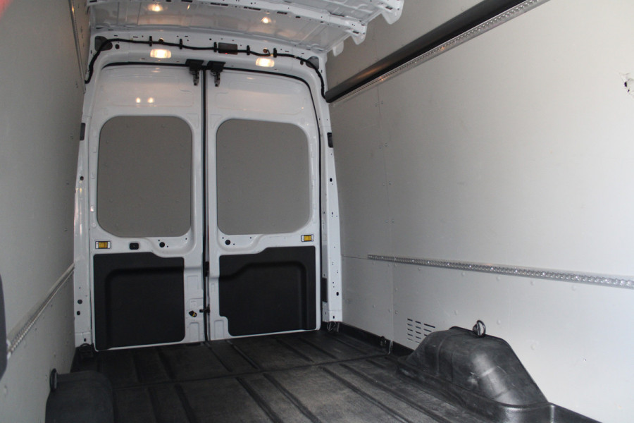 Ford Transit 350 2.0 TDCI L4H3 Trend RWD 130pk - 270gr deuren - Camera - Cruise - Carplay - Airco - PDC - Rijklaar