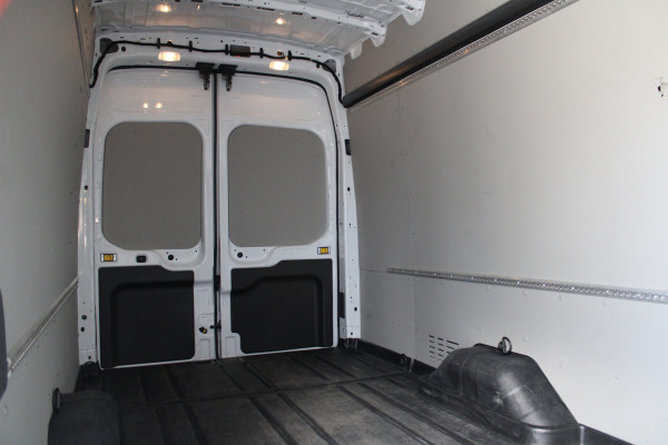 Ford Transit 350 2.0 TDCI L4H3 Trend RWD 130pk - 270gr deuren - Camera - Cruise - Carplay - Airco - PDC - Rijklaar