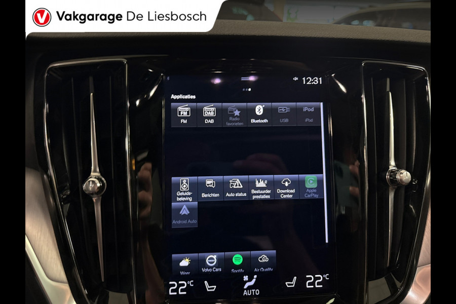 Volvo V60 2.0 T6 Recharge AWD R-Design / 360 camera / Panoramadak / Leder / head-up / Harman-Kardon