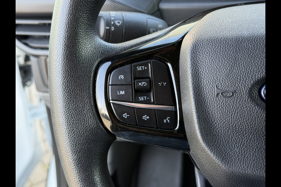 Ford Transit Custom 2.0 TDCI 136 PK TREND / L2H1 / 41.992 KM !! / 2.800 KG AHG / CAMERA / CRUISE / 3 ZITS / AIRCO / CARPLAY