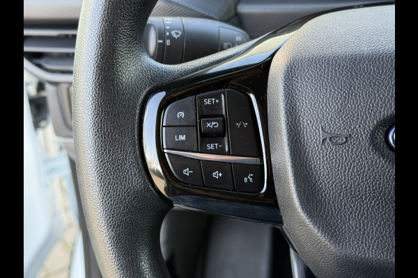 Ford Transit Custom 2.0 TDCI 136 PK TREND / L2H1 / 41.992 KM !! / 2.800 KG AHG / CAMERA / CRUISE / 3 ZITS / AIRCO / CARPLAY