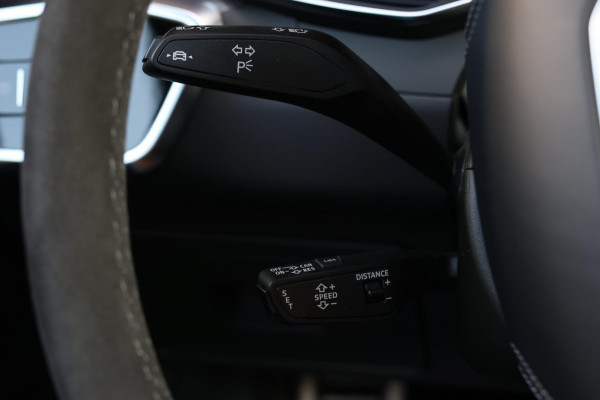 Audi RS6 TFSI Quattro *Keramisch*Pano*B&O Advanced*Soft-Close*Alcantara*